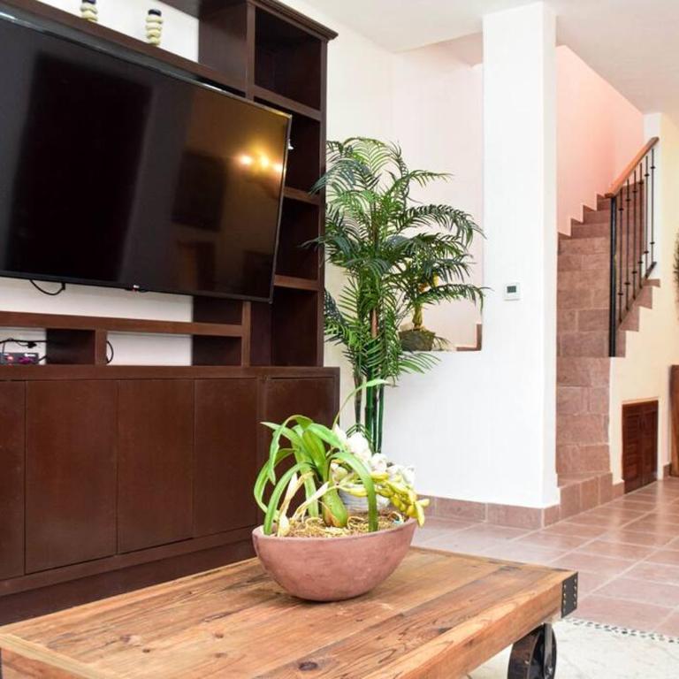Villa Familiar en exclusivo condominio playacar - Three-Bedroom Villa - 21