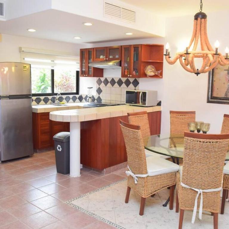 Villa Familiar en exclusivo condominio playacar - Three-Bedroom Villa - 23