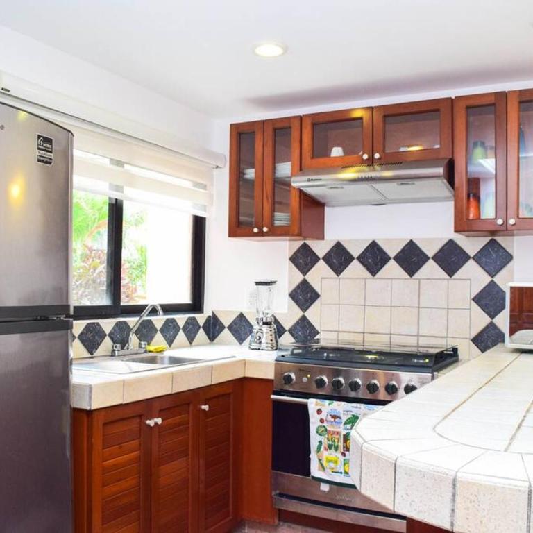 Villa Familiar en exclusivo condominio playacar - Three-Bedroom Villa - 32