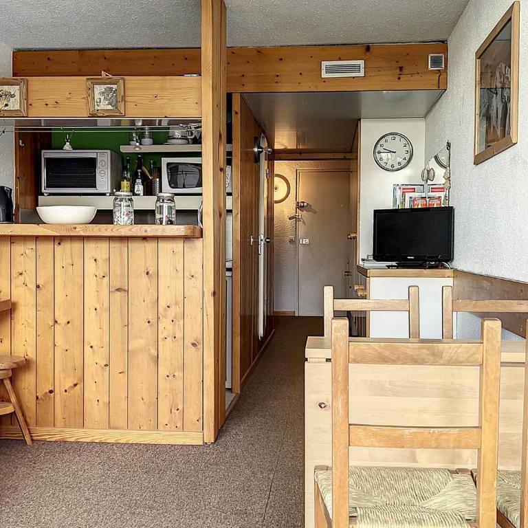 Studio lumineux au centre avec balcon, proche des pistes, Wifi gratuit - FR-1-346-554 - Monolocale - 12