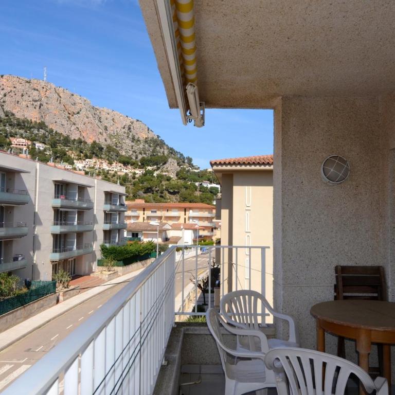 BLAUMAR B-21 - Three-Bedroom Apartment - 7