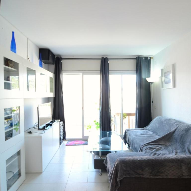 BLAUMAR B-21 - Three-Bedroom Apartment - 12
