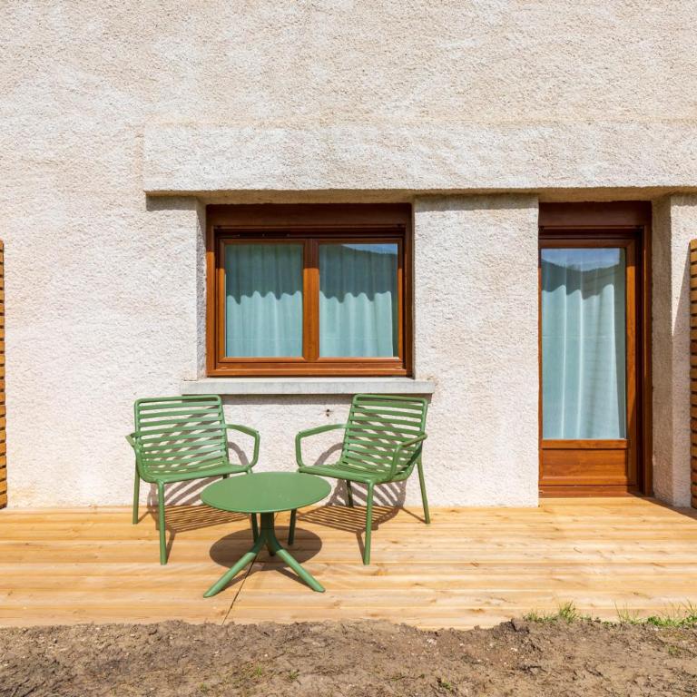 Logis Le Vernay - Chambre Double Supérieure avec Terrasse - 14