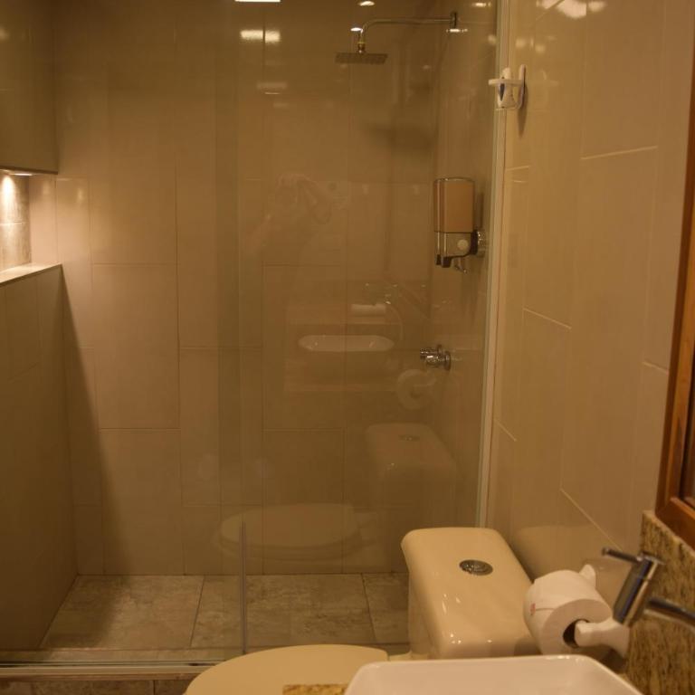 Ohana Beach Hotel - Habitación Familiar con baño privado - 9