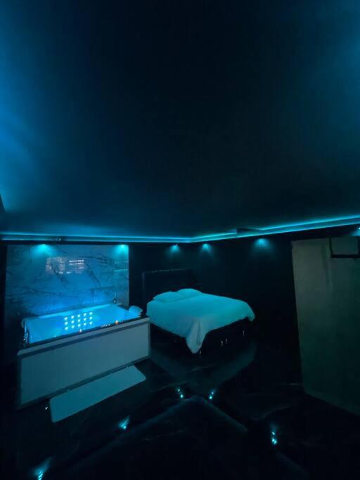 La Suite Prestige Jacuzzi,Sauna,Netflix,Disney - Appartement 1 Chambre - 14