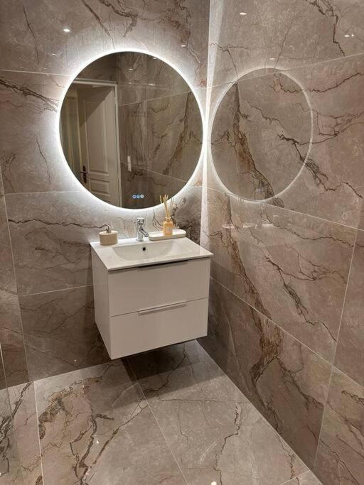 La Suite Bali Jacuzzi,Sauna,Netflix,Disney - Appartement 1 Chambre - 9
