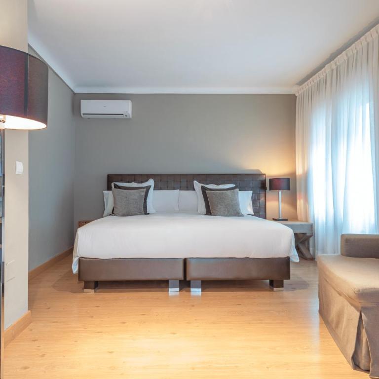Hostal Parque Ibiza - Habitación Superior con cama extragrande - 2