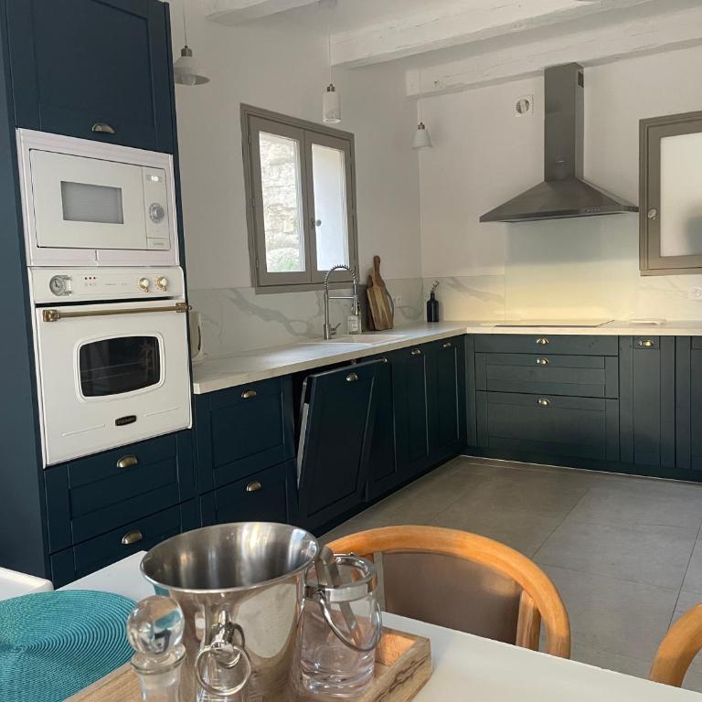 La villa des Carriers - maison avec piscine, 10 min mer - Villa - 24