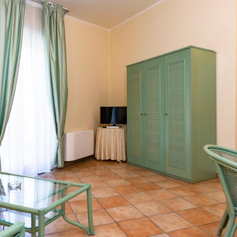 Hotel Il Ceppo - Quadruple Junior Suite with Balcony - 3