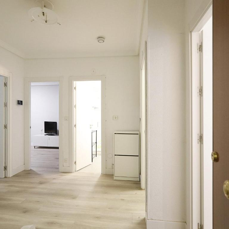Precioso Piso Céntrico Con Aparcamiento Gratuito - Apartamento - 7