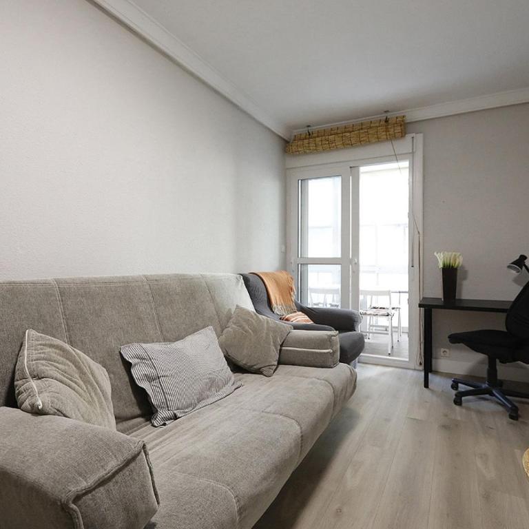 Precioso Piso Céntrico Con Aparcamiento Gratuito - Apartamento - 25