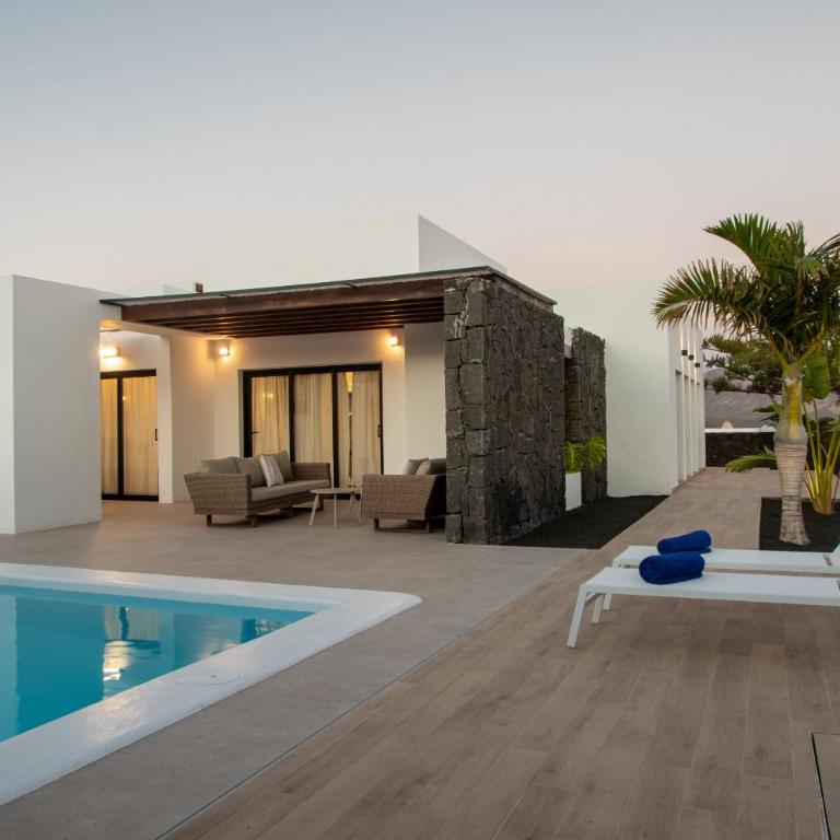 Villa Iris by Villalia - Three-Bedroom Villa - 3