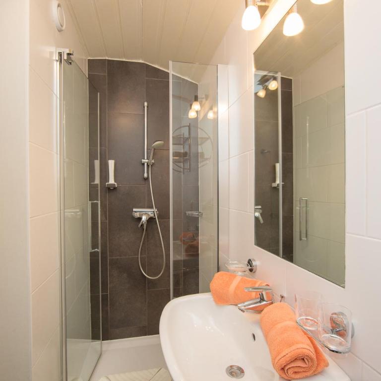 Schwaiger Appartements with Summer Card - Studio mit Seeblick - 4