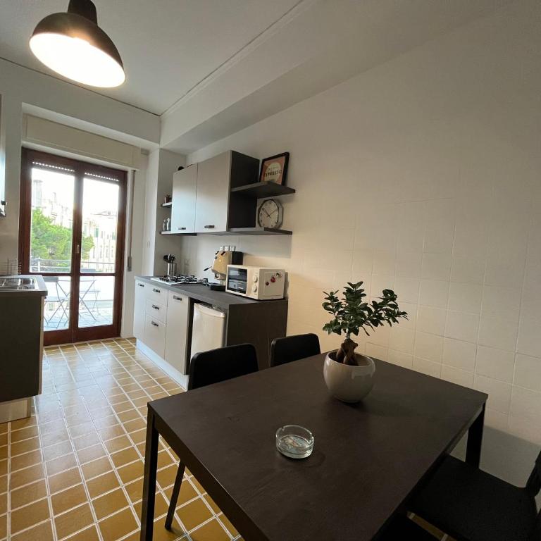Balcony House - Appartamento con 2 Camere da Letto - 10