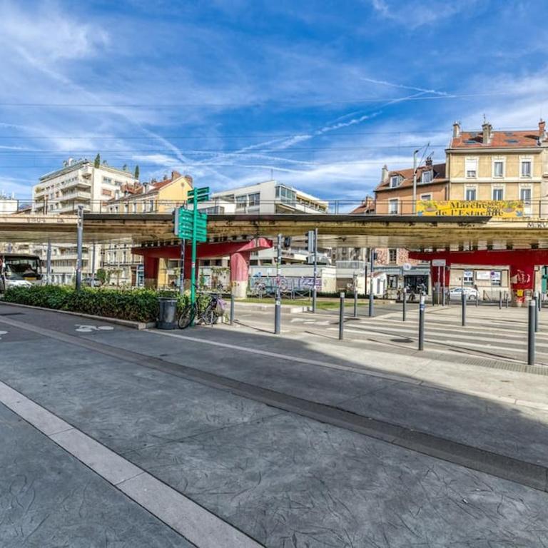 Esprit vintage: lit double, balcon, wifi, équipé+ - Appartement 1 Chambre - 32