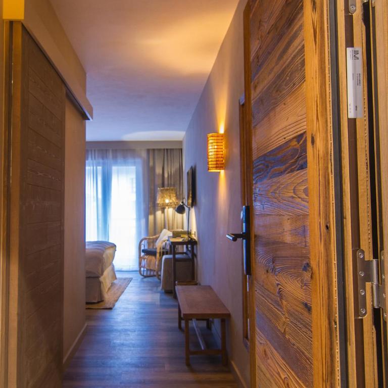 Hôtel de la Roche - Chambre Double - Vue sur Montagne - 1
