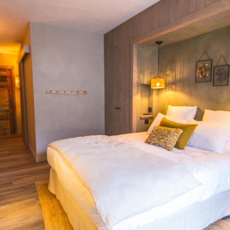 Hôtel de la Roche - Chambre Double - Vue sur Montagne - 2
