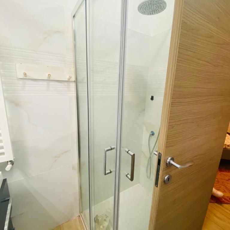 Large Garden - Two-Bedroom Apartment - 40