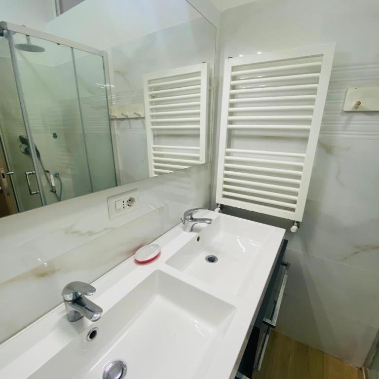Large Garden - Two-Bedroom Apartment - 43