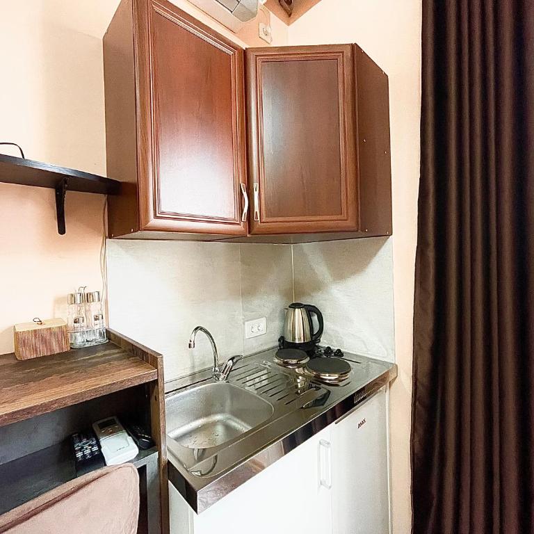 Heart of the City Stunning city View,Balcony Free Wi-Fi - Apartment - 3