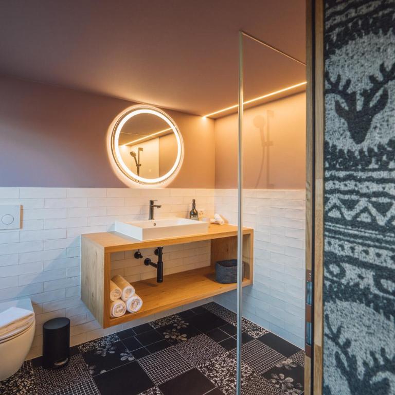 Hotel Walliserkanne - Suite mit 2 Schlafzimmern - 2