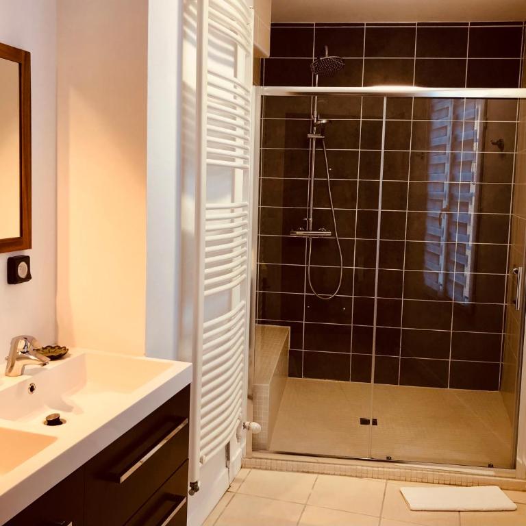 L’AMANTINE Chambres d’hôtes et gîte - Chambre Double avec Salle de Bains Privative - 9
