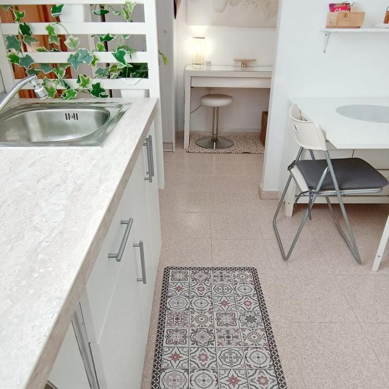 CENTER Santa Cruz, Alojamiento céntrico con gran terraza, cocina , salón y baños, todo privado - Apartamento de 1 dormitorio - 31
