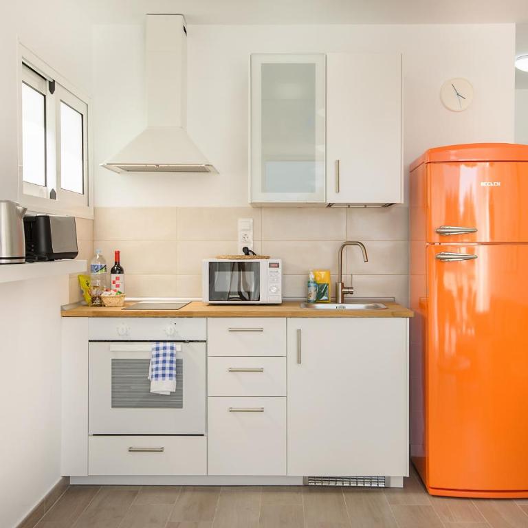 Orange Volcano - Pool and Gym in Sport Center Fariones included By Lanzarote Vacation Homes - Casa con 1 dormitorio - 11