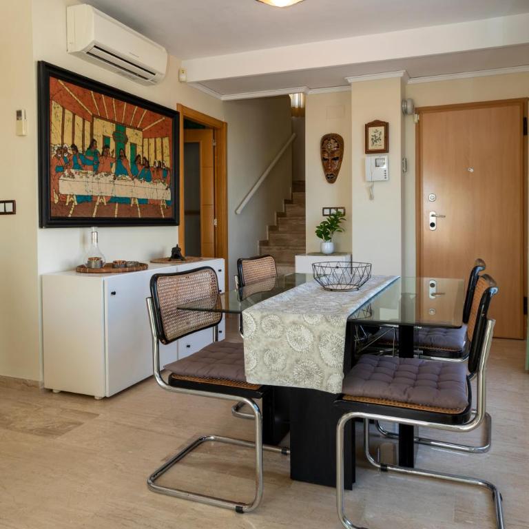 Caleta, ático, 3 dormitorios frente al mar, by Bookindenia - Three-Bedroom Apartment - 6