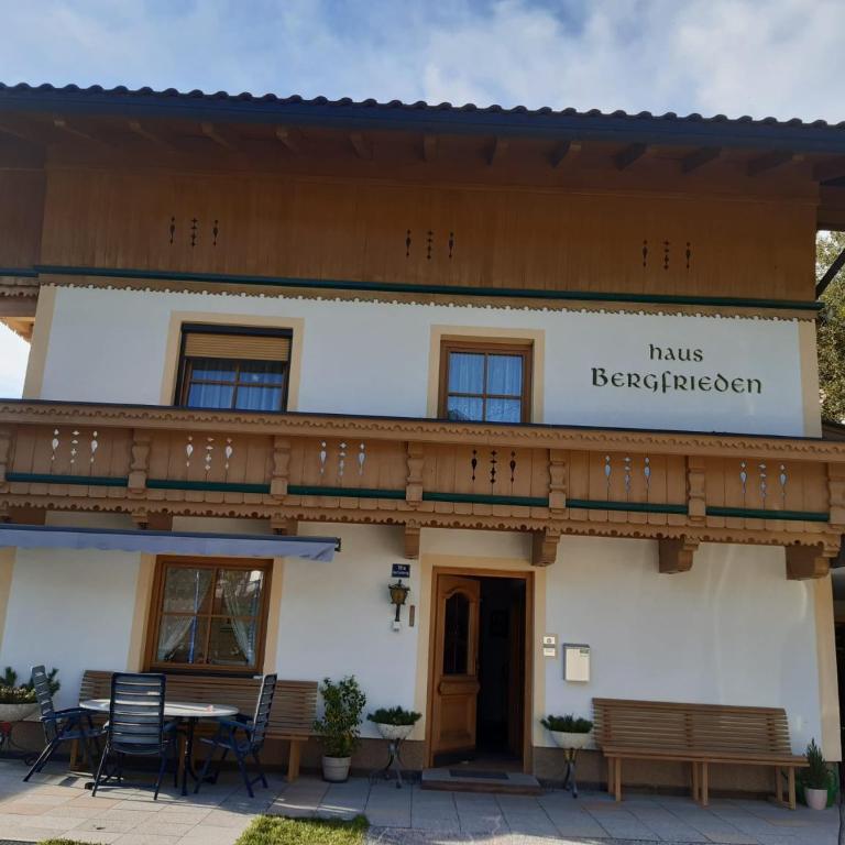 Ferienwohnung Haus Bergfrieden - Apartment mit 2 Schlafzimmern - 1