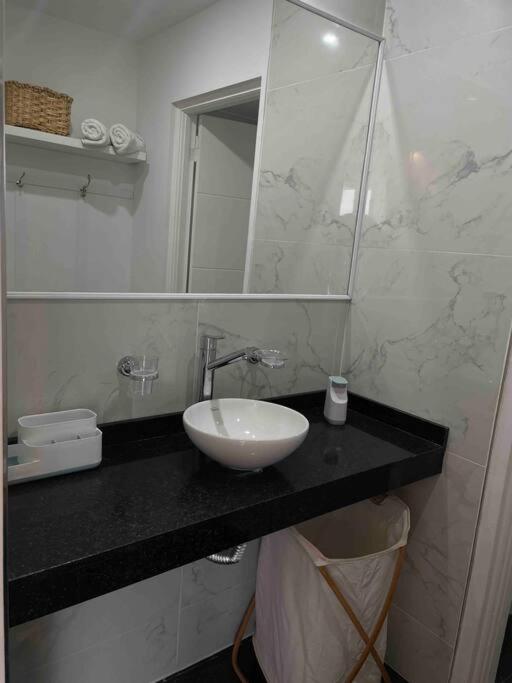 Impactante depto de Categoria ! - Three-Bedroom Apartment - 13