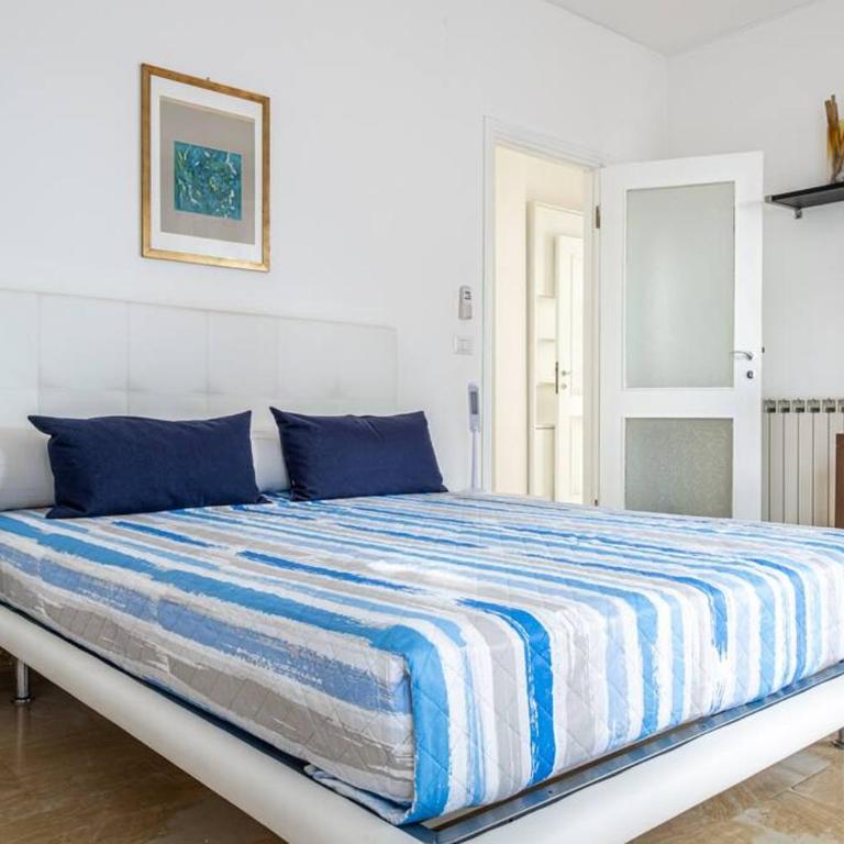 HOST4U - RELAIS VITTORIALE Cozy Apartment with Balcony in Gardone Riviera, Parking Included - Appartamento con 2 Camere da Letto - 6