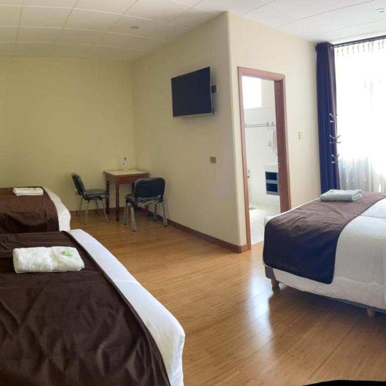 Hostal Alvasar - Habitación Familiar Deluxe - 3