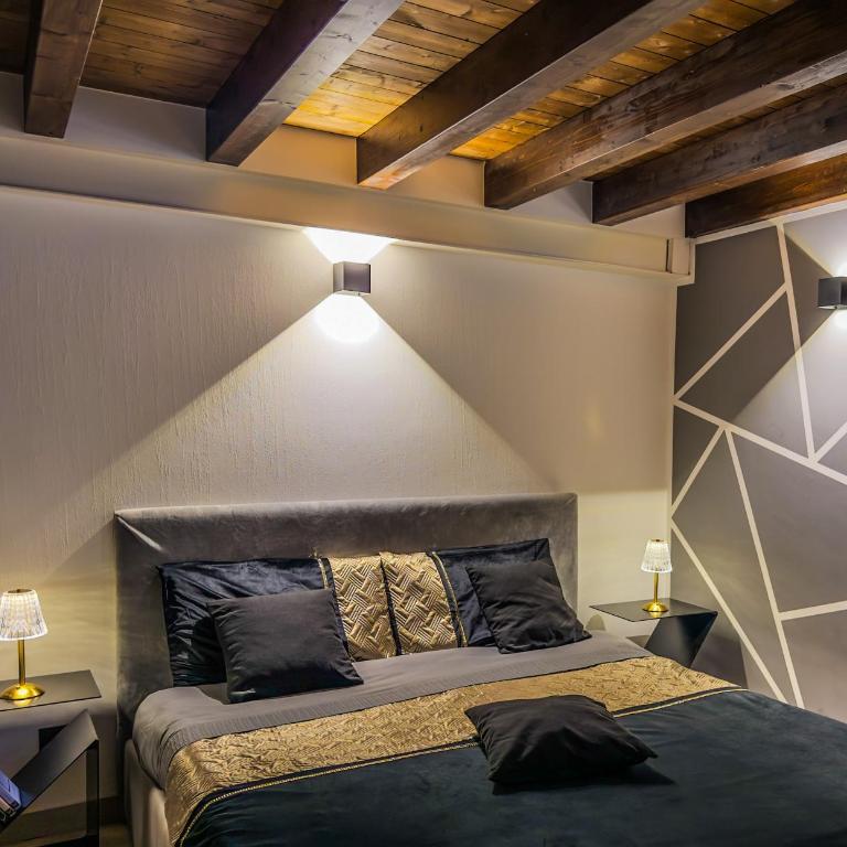 Rouge Romantic Jacuzzi Suite Palermo Centro - Suite con Vasca Idromassaggio - 10