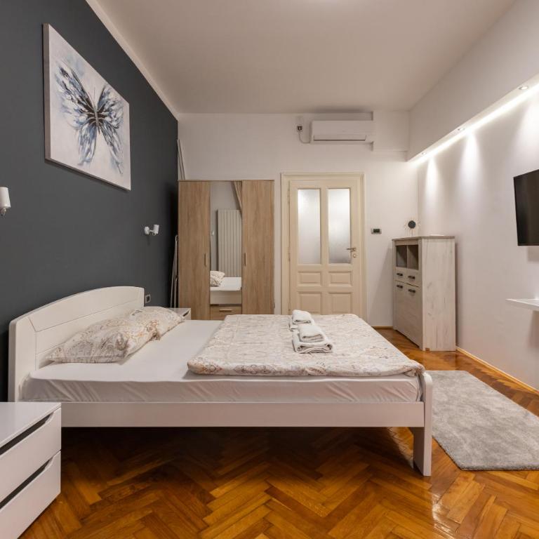 Central Park Apartments - Comfort One-Bedroom Apartment - 26