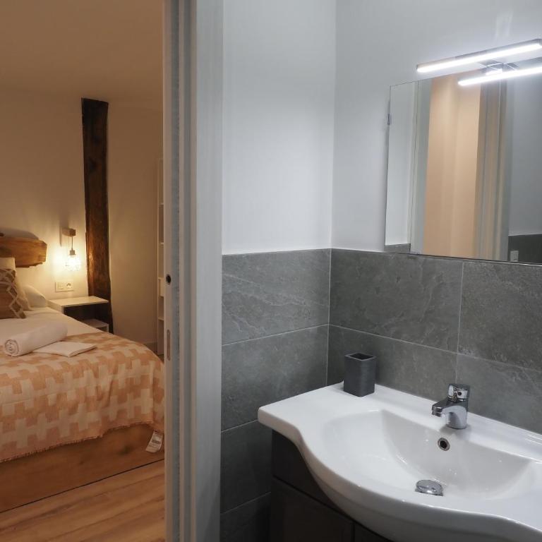 Etxe Maitia Flat ideal for Home office and families and friends - Two-Bedroom Apartment - 22