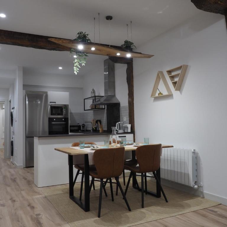 Etxe Maitia Flat ideal for Home office and families and friends - Two-Bedroom Apartment - 29