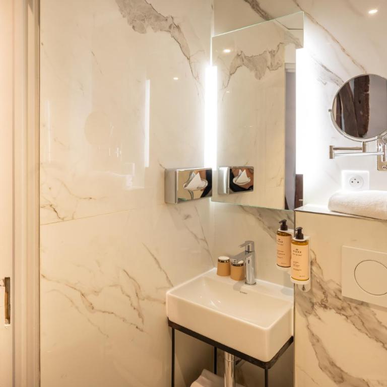 Mercure Paris Notre Dame Saint Germain des Prés - Chambre Lits Jumeaux Classique - 7