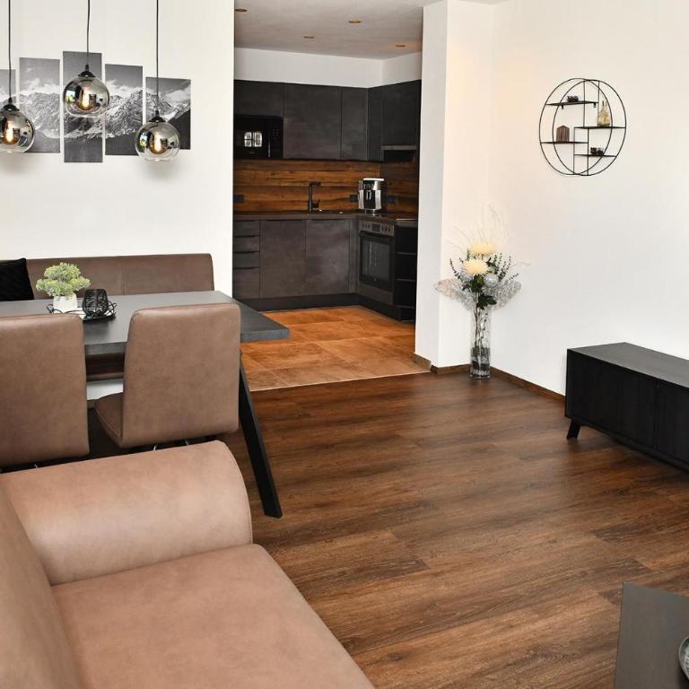 Appartement Edelschwarz - Apartment mit 1 Schlafzimmer und Dusche - 32