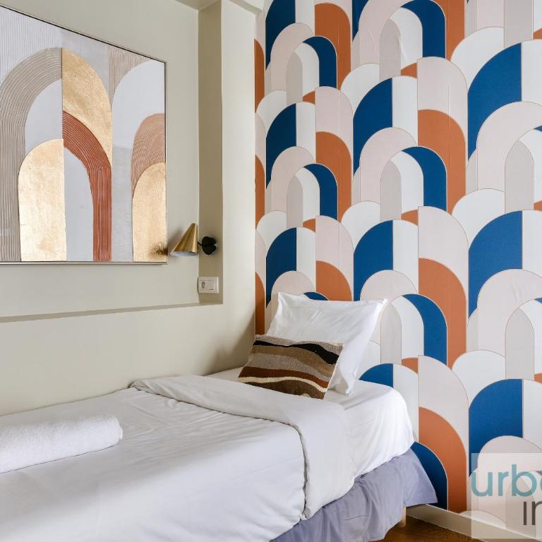 Urban Flat 70 - Authentic 3BDR Parisian Flat - Apartment - 9