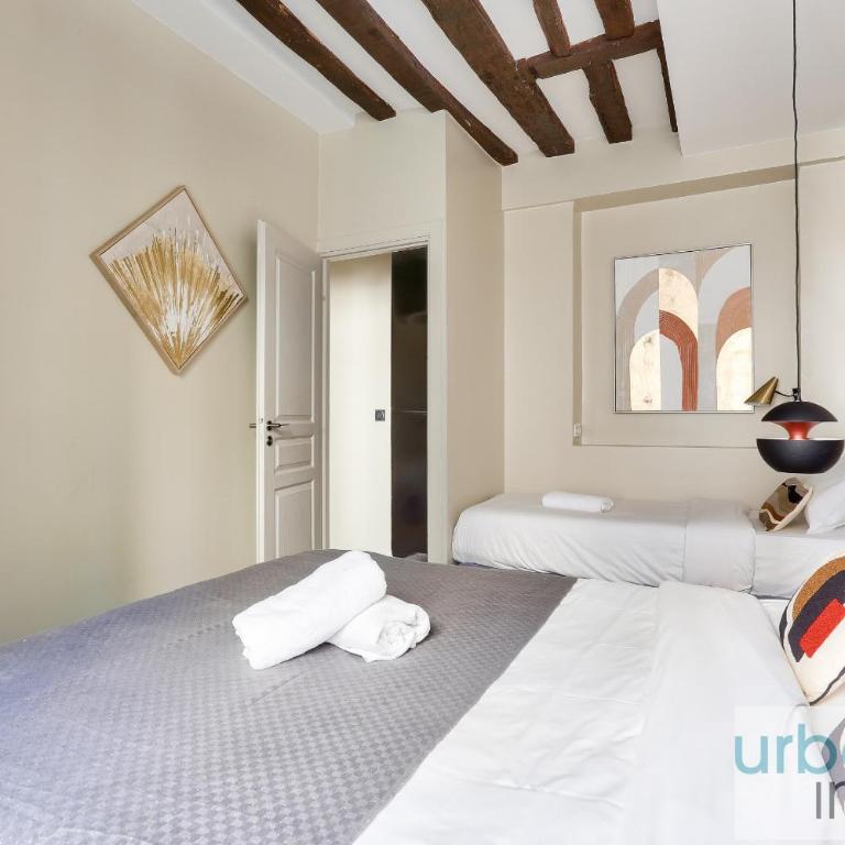Urban Flat 70 - Authentic 3BDR Parisian Flat - Apartment - 10