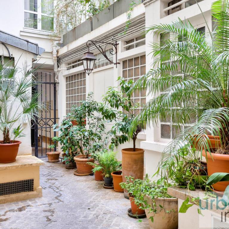 Urban Flat 70 - Authentic 3BDR Parisian Flat - Apartment - 23
