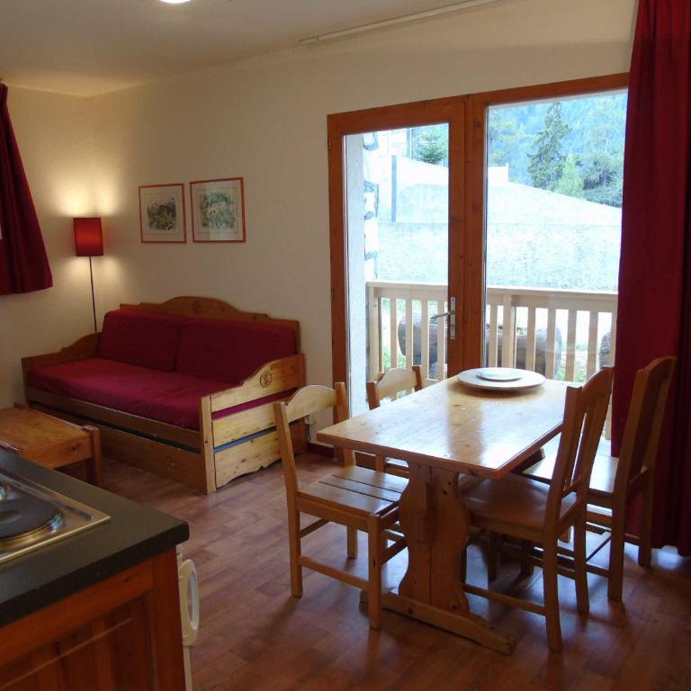 Charmant 2 pièces à Valfréjus, balcon ouest, proche télésièges et commerces, idéal 4 personnes - FR-1-561-6 - Apartment - 1