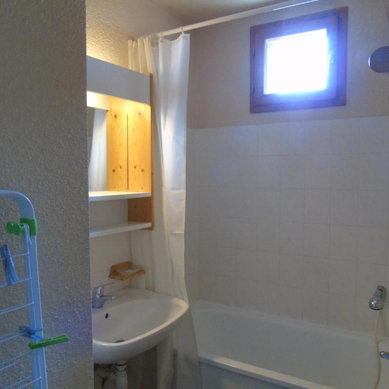 Appartement cozy 6 pers., 50m écoles ski, WIFI, parking, balcon - FR-1-561-18 - Apartment (6 Erwachsene) - 5