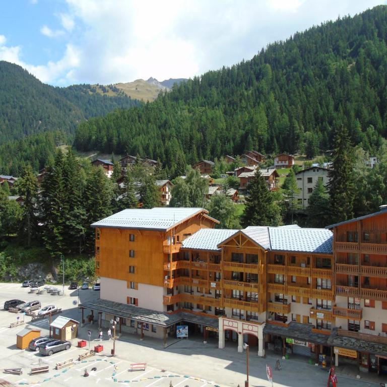 Appartement cozy 6 pers., 50m écoles ski, WIFI, parking, balcon - FR-1-561-18 - Apartment (6 Erwachsene) - 6