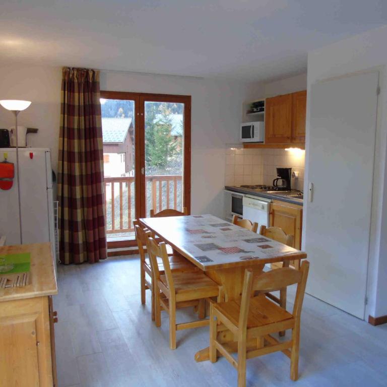 Appartement cosy à Valfréjus, 200m des pistes, balcon ouest, 6 pers, cuisine équipée, draps inclus - FR-1-561-23 - Apartment (6 Erwachsene) - 1