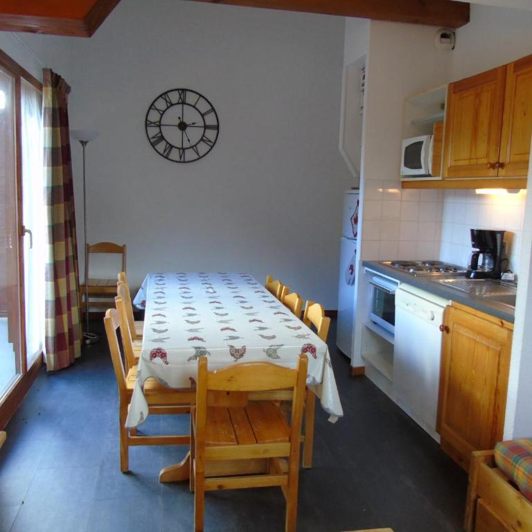 Appartement Valfréjus 8 pers, cuisine équipée, 2 sdb, animaux admis - FR-1-561-27 - Apartment (8 Erwachsene) - 2