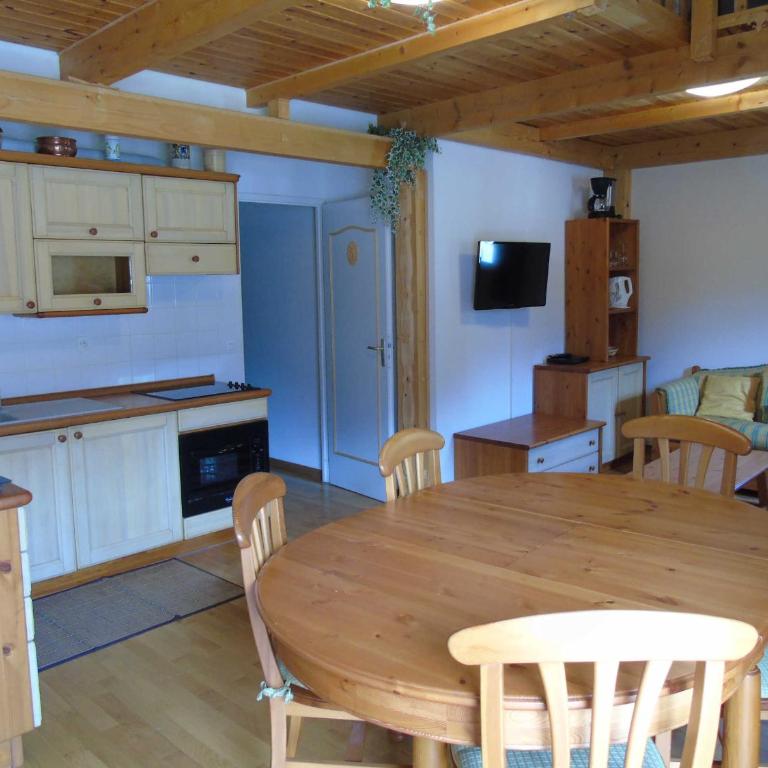 Appartement spacieux 4 pièces avec mezzanine, 200m des remontées mécaniques, WIFI inclus - FR-1-561-30 - Apartment (8 Erwachsene) - 2