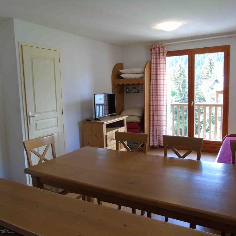 Appartement 3P 8 pers. à Valfréjus, balcon ouest, proche télécabine et commerces 조 - FR-1-561-59 - Apartment (8 Erwachsene) - 3