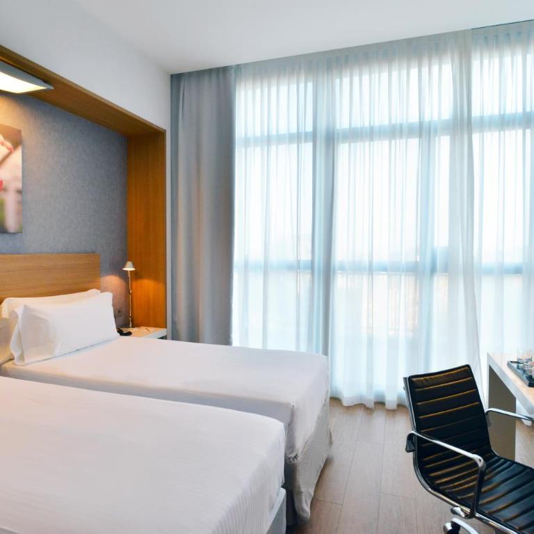Hilton Garden Inn Milan North - Camera Deluxe Doppia con Letti Singoli - 4